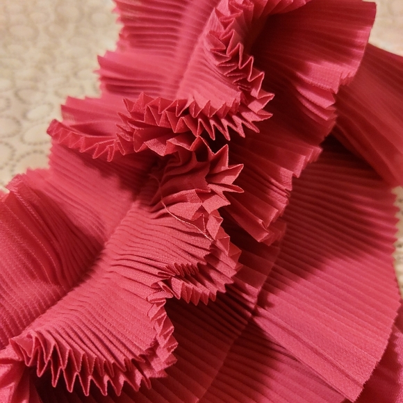 H&M pink ruffle, one shouldered top - Picture 3 of 4